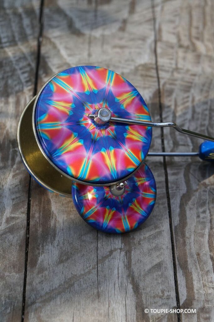 Toupie Hippie Jeu Magnétique avec Lanceur Jouet en Métal Toupie Hippie Jeu Magnétique avec Lanceur Jouet en Métal